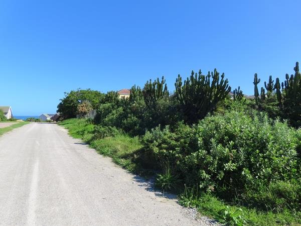 1 012 m² Land