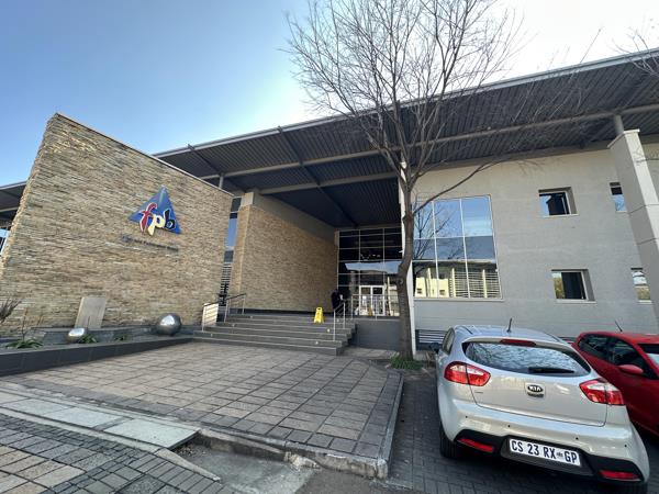 493.7 m² Commercial space