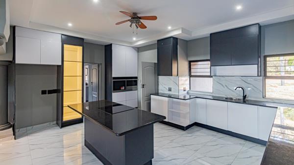 6 Bedroom House