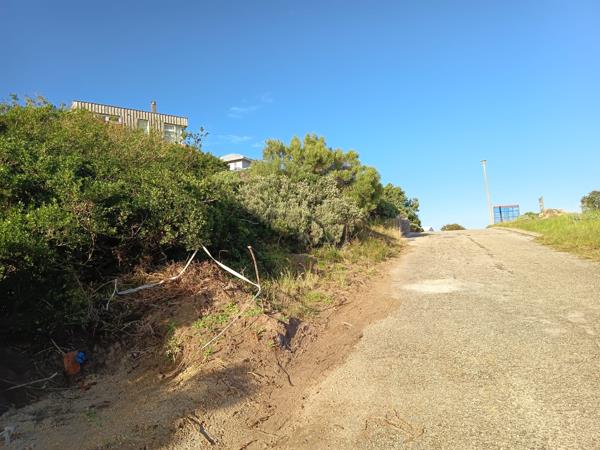 735 m² Land