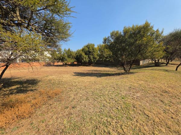 887 m² Land