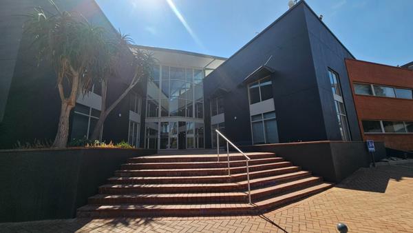 451 m² Commercial space