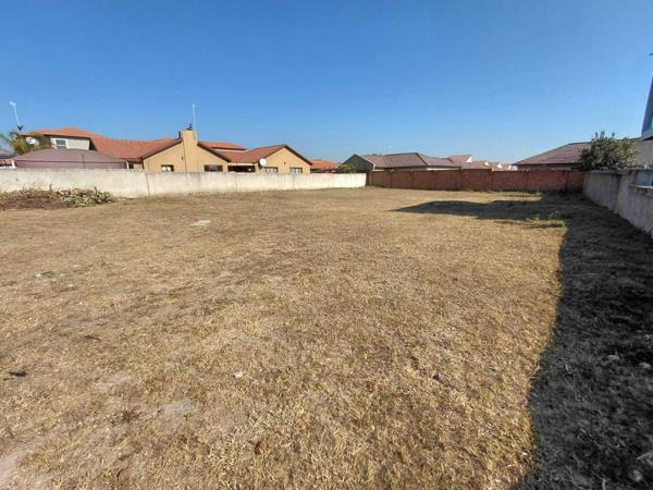 835 m² Land