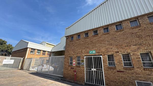 765 m² Industrial space