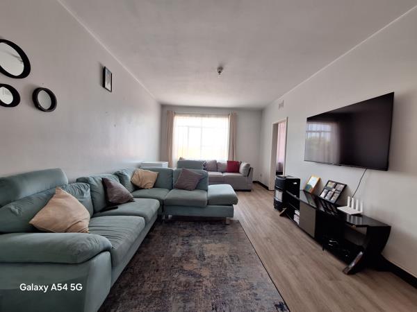 2.5 Bedroom Flat