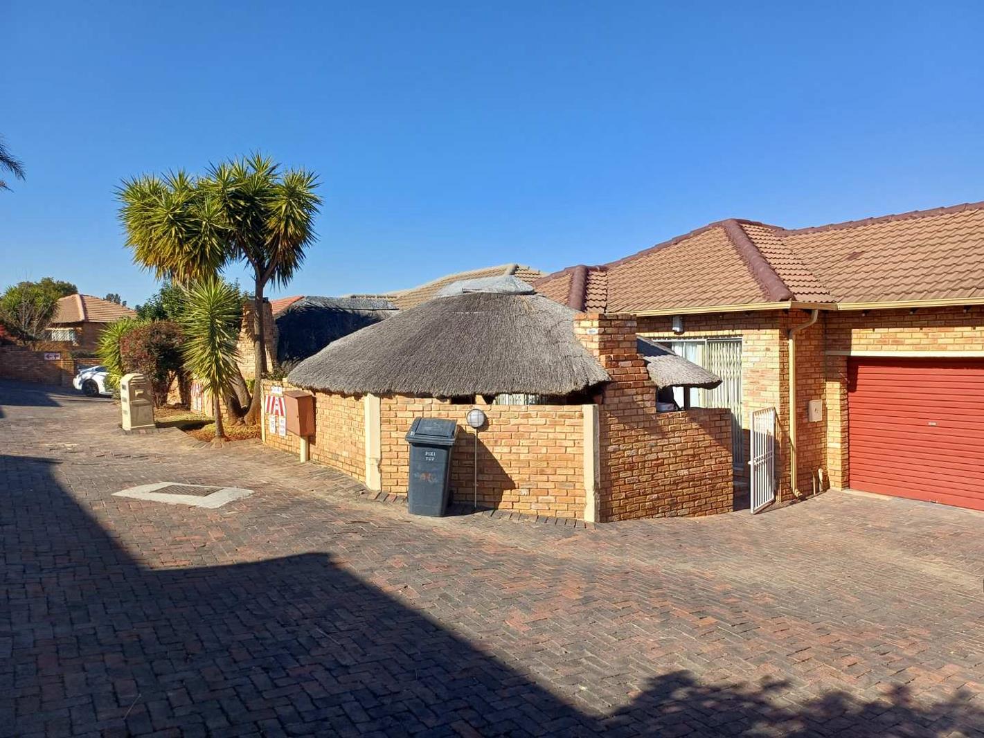 2 Bedroom Cluster in Wilgeheuwel