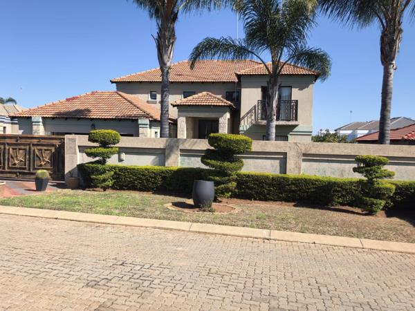 6 Bedroom House