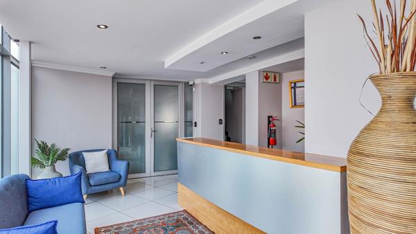 1 400 m² Commercial space