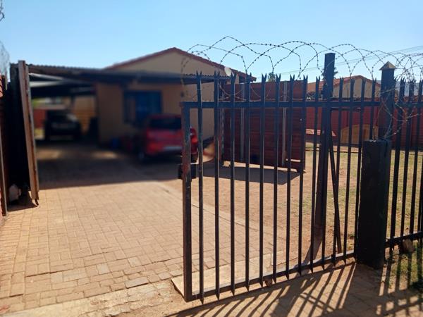 6 Bedroom House