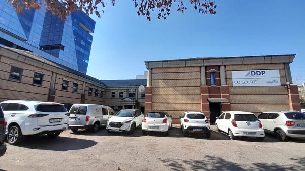 230 m² Commercial space