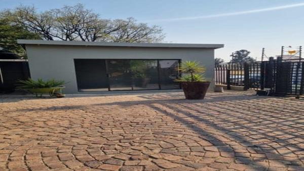 15 m² Retail Space