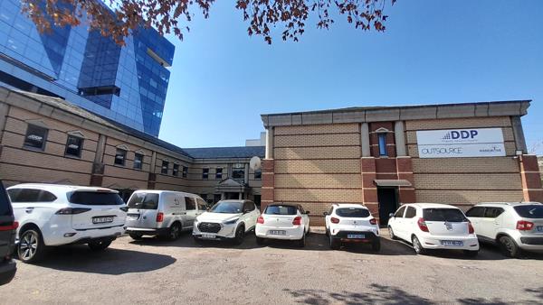 327 m² Commercial space