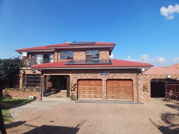 6 Bedroom House