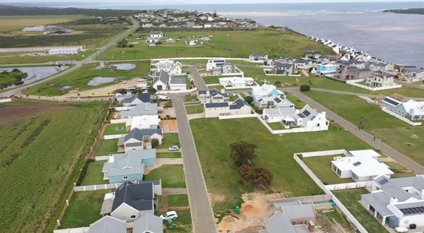 675 m² Land