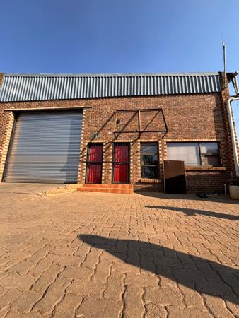240 m² Commercial space
