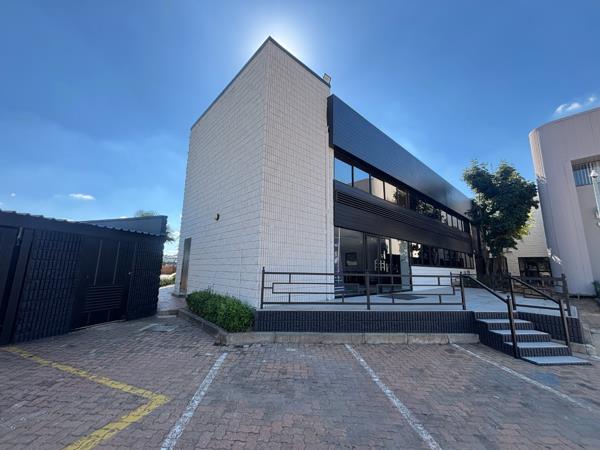 338 m² Office Space