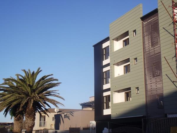 1 007 m² Land