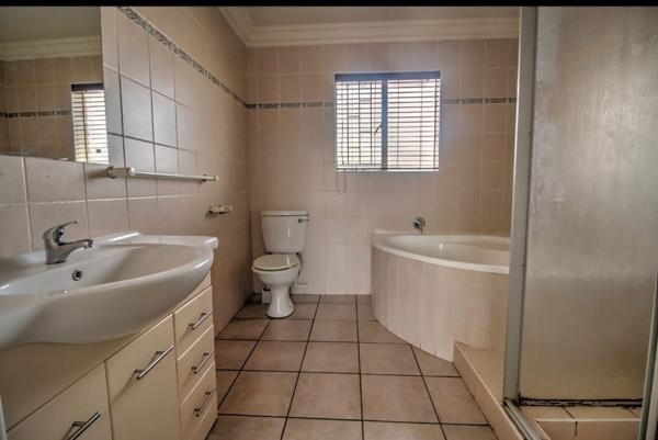 5 Bedroom Townhouse