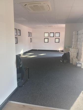 65 m² Commercial space