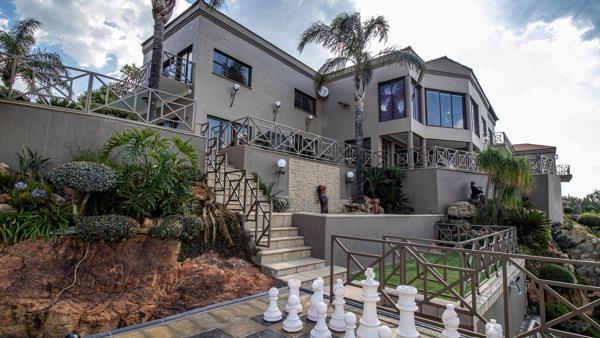 8 Bedroom House