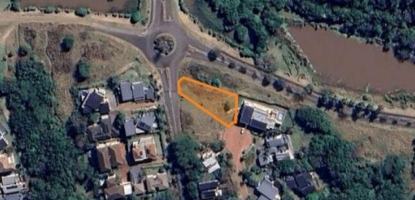 922 m² Land