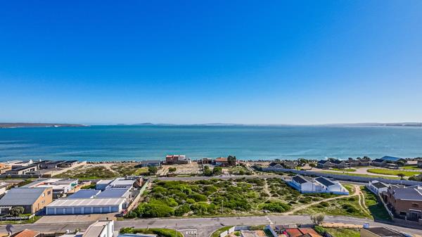 2 974 m² Land
