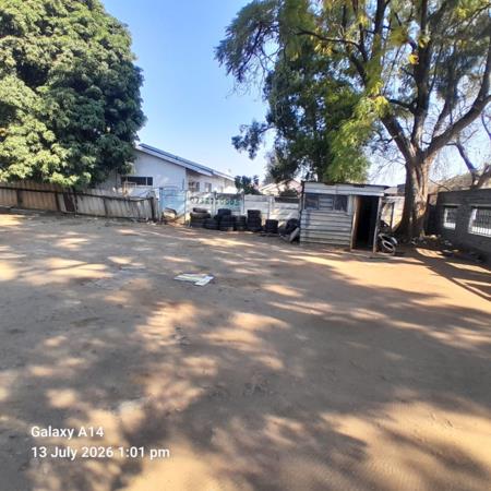 929 m² Land