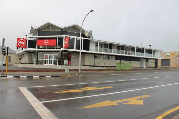 1 210 m² Commercial space