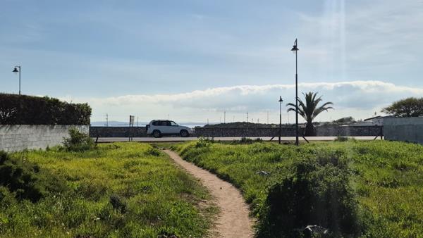932 m² Land