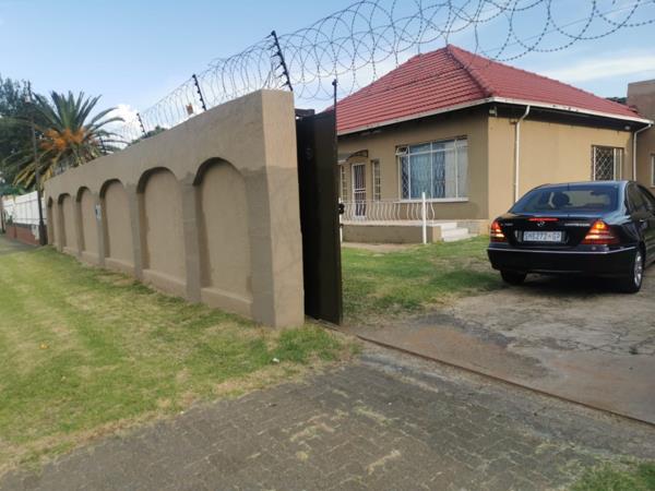 10 Bedroom House