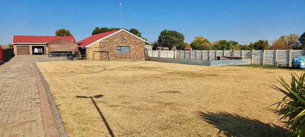 2.1 ha Smallholding