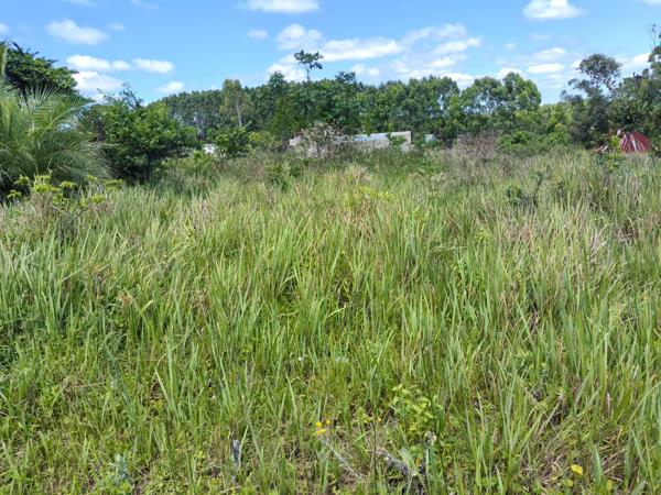 1 700 m² Land