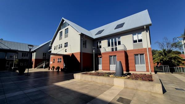 111 m² Commercial space