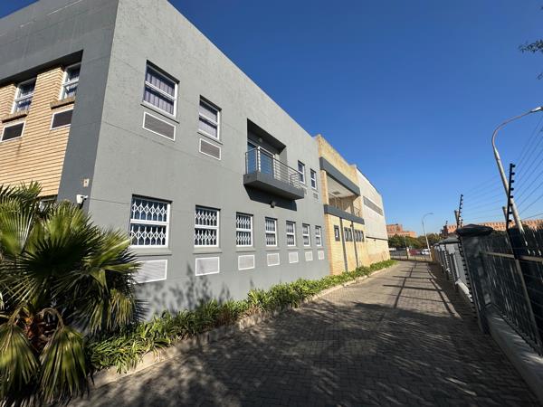 3 302 m² Industrial space