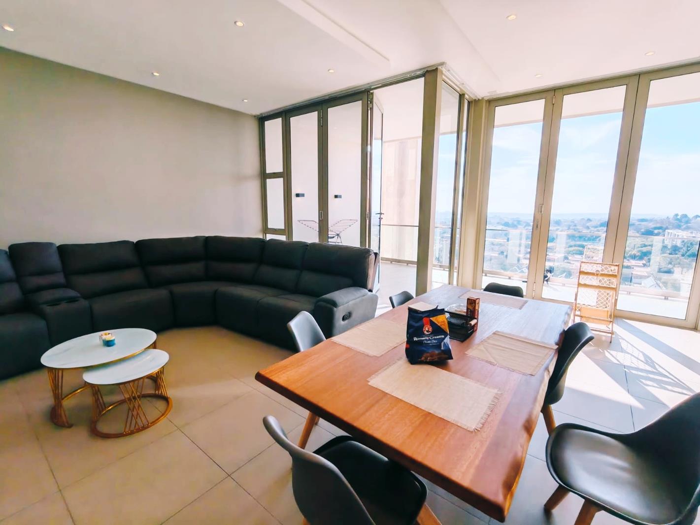 3 Bedroom Penthouse in Rosebank