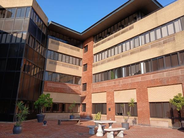 329.8 m² Commercial space