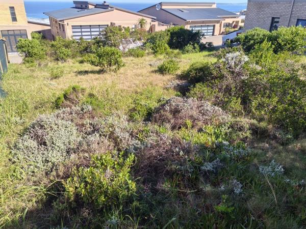 352 m² Land
