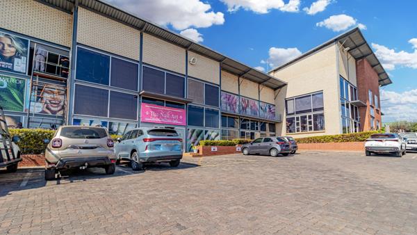 244 m² Commercial space
