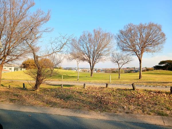 557 m² Land