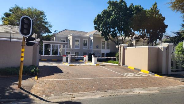 381 m² Office Space