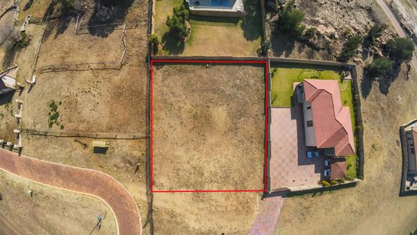 908 m² Land