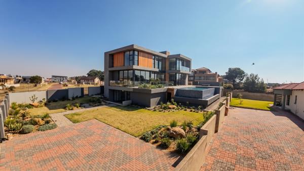 908 m² Land