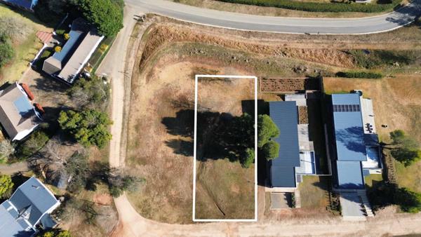 858 m² Land