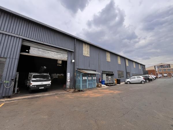 1 100 m² Industrial space