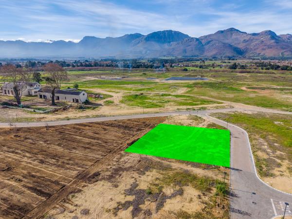 762 m² Land
