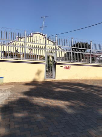 6 Bedroom House
