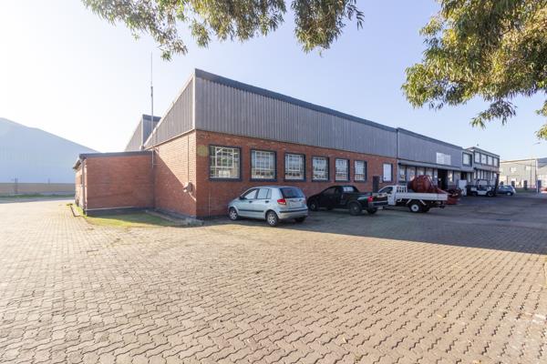 374 m² Industrial space