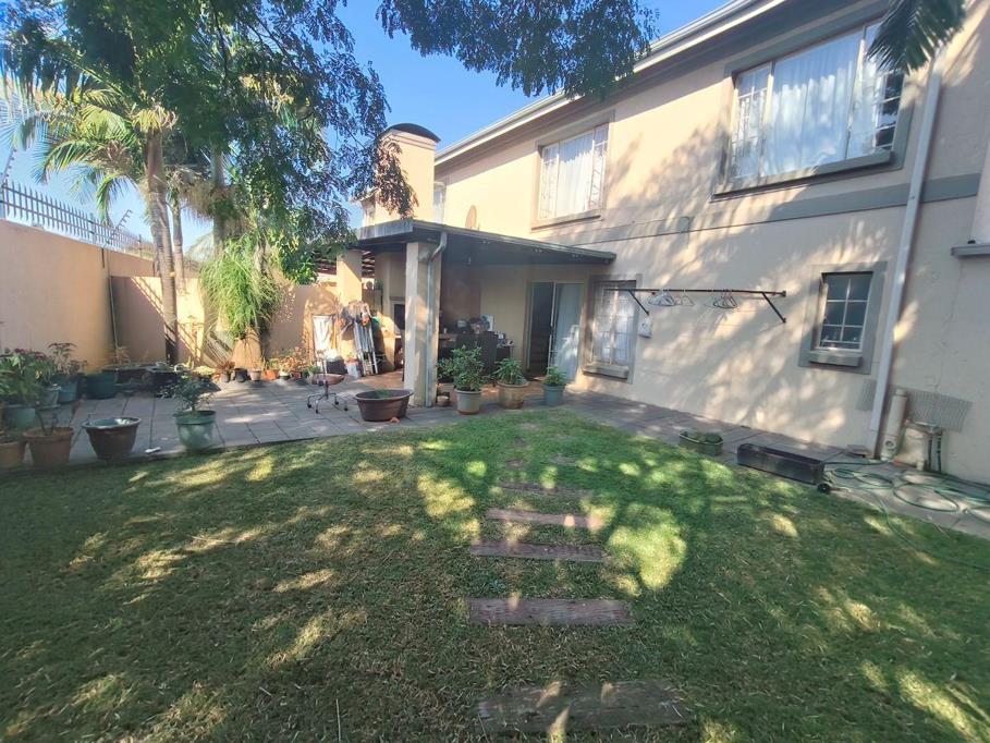 4 Bedroom Townhouse