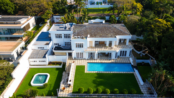 6 Bedroom House