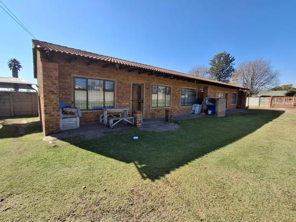 6 Bedroom House